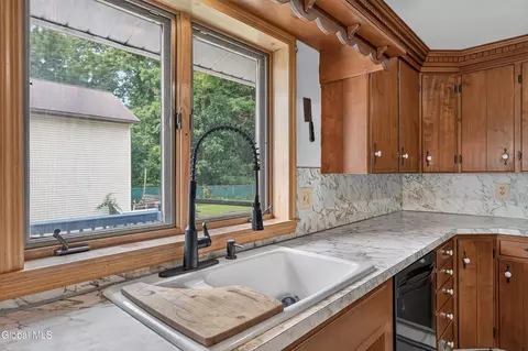 Kitchen - 16 Golf Rd, Schenectady, NY 12304 photo 2 of 9