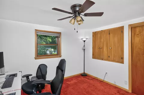Bedroom - 16 Golf Rd, Schenectady, NY 12304 photo 5 of 11
