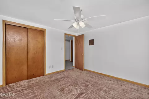 Bedroom - 16 Golf Rd, Schenectady, NY 12304 photo 6 of 11