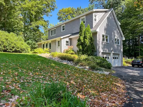 16 Summit Dr, Lake George, NY 12845