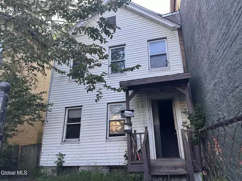 329 1st St, Troy, NY 12180