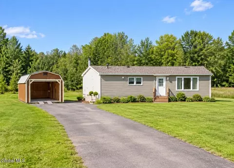 113 Stairs Rd, Amsterdam, NY 12010