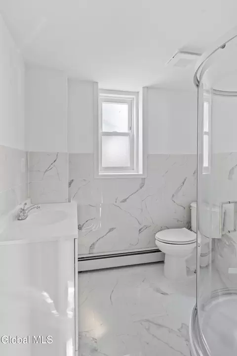 Bath - 722 Salina St, Schenectady, NY 12308 photo 1 of 3