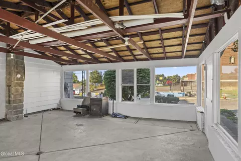 Exterior - 722 Salina St, Schenectady, NY 12308 photo 3 of 8
