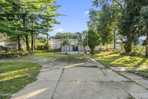 Exterior - 722 Salina St, Schenectady, NY 12308 photo 7 of 8
