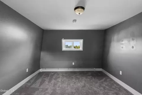 Bedroom - 722 Salina St, Schenectady, NY 12308 photo 4 of 4