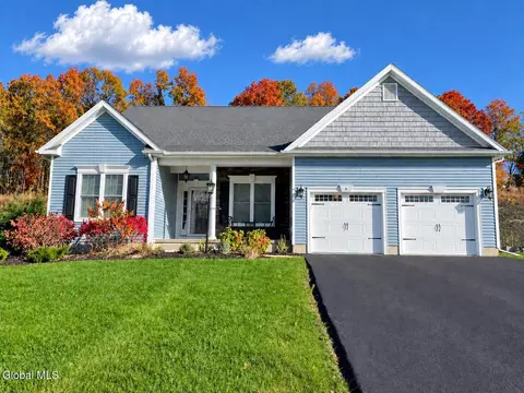 6 Birch Ct, Troy, NY 12180