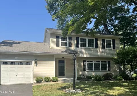 73 Coventry Ct, Voorheesville, NY 12186