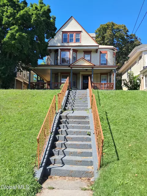 32 S Allen St, Albany, NY 12208