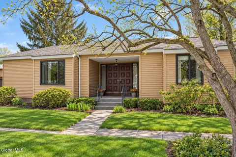 2 Loudonwood E, Loudonville, NY 12211