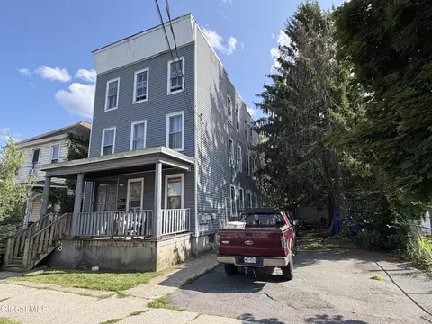 108 Jackson Ave, Cohoes, NY 12047