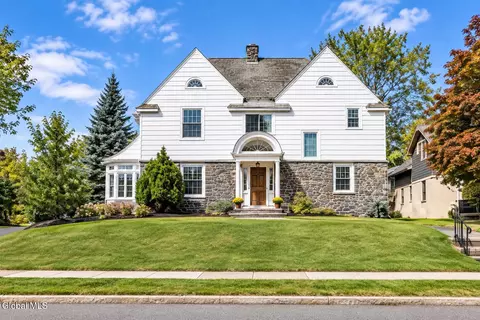 18 Fleetwood Ave, Albany, NY 12208