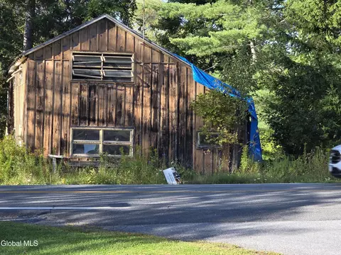 5956 New York 81, Greenville, NY 12083