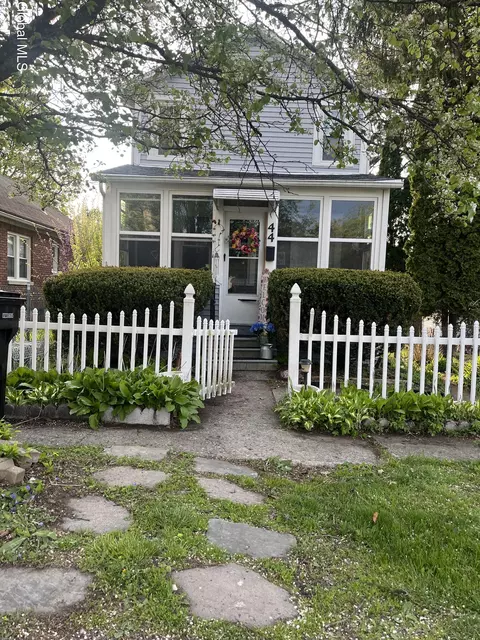 44 Marvin Ave, Troy, NY 12180
