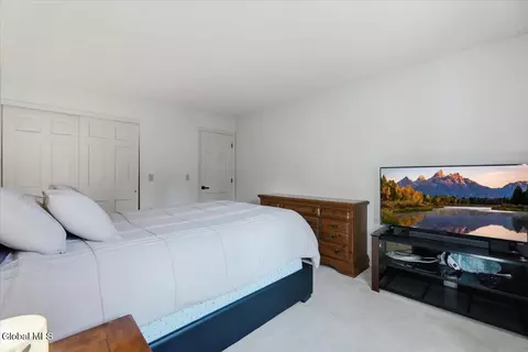 Bedroom - 15 Constitution Dr, Glenmont, NY 12077 photo 5 of 7