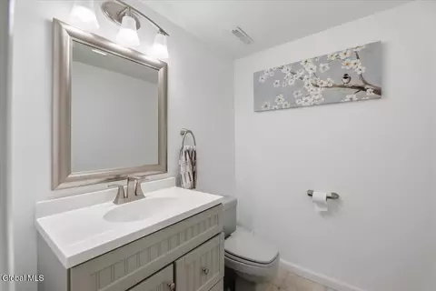 Bath - 15 Constitution Dr, Glenmont, NY 12077 photo 1 of 4