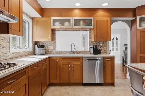 Kitchen - 15 Constitution Dr, Glenmont, NY 12077 photo 1 of 4