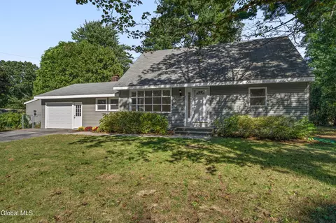 61 Margaret Dr, Ballston Spa, NY 12020