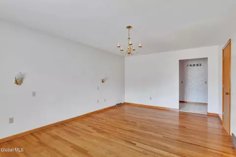 Living - 1046 Ridge Rd, Glenville, NY 12302 photo 8 of 9