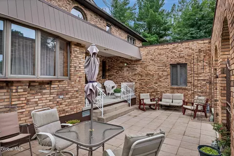 Exterior - 1046 Ridge Rd, Glenville, NY 12302 photo 5 of 12