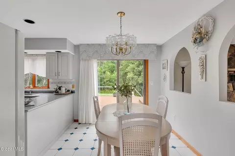 Dining - 1046 Ridge Rd, Glenville, NY 12302 photo 4 of 4