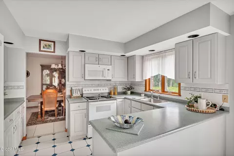 Kitchen - 1046 Ridge Rd, Glenville, NY 12302 photo 1 of 5