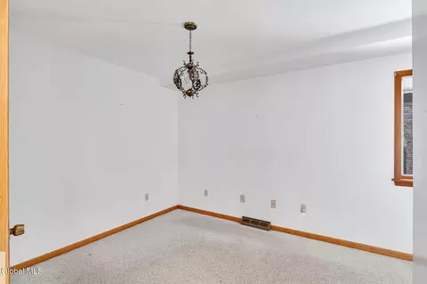 Bedroom - 1046 Ridge Rd, Glenville, NY 12302 photo 1 of 4