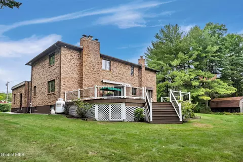 Exterior - 1046 Ridge Rd, Glenville, NY 12302 photo 11 of 12