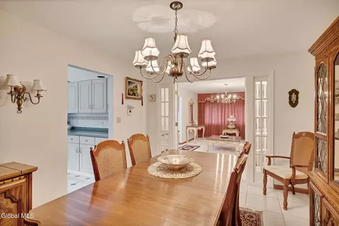 Dining - 1046 Ridge Rd, Glenville, NY 12302 photo 2 of 4