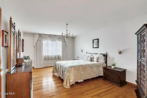 Bedroom - 1046 Ridge Rd, Glenville, NY 12302 photo 2 of 6