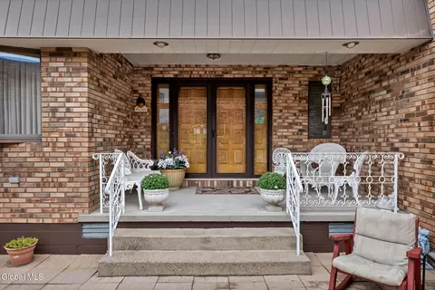 Exterior - 1046 Ridge Rd, Glenville, NY 12302 photo 6 of 12