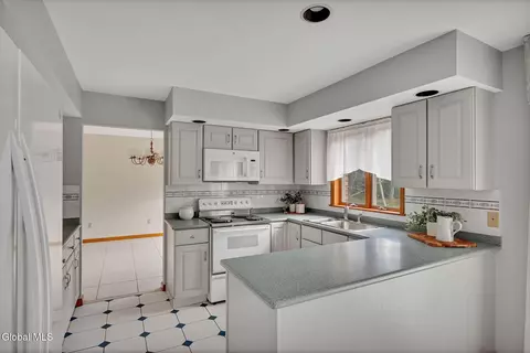 Kitchen - 1046 Ridge Rd, Glenville, NY 12302 photo 1 of 3