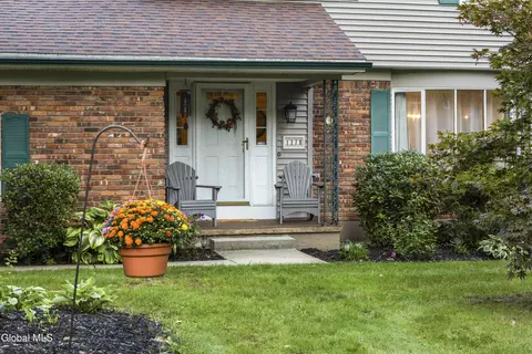 Exterior - 1270 Fox Hollow Rd, Schenectady, NY 12309 photo 3 of 8