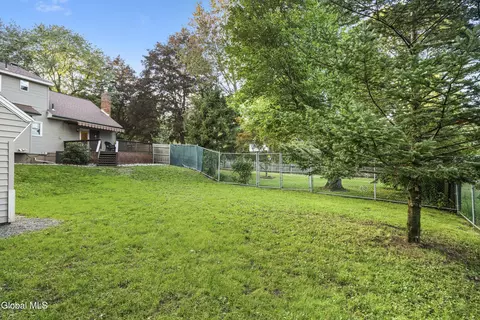 Exterior - 1270 Fox Hollow Rd, Schenectady, NY 12309 photo 8 of 8
