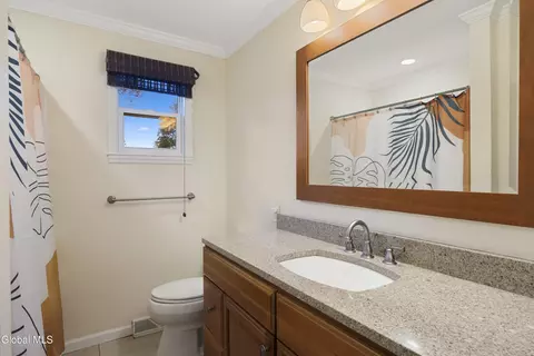 Bath - 1270 Fox Hollow Rd, Schenectady, NY 12309 photo 1 of 2