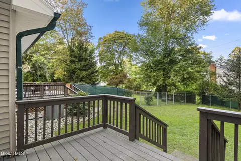 Exterior - 1270 Fox Hollow Rd, Schenectady, NY 12309 photo 5 of 8