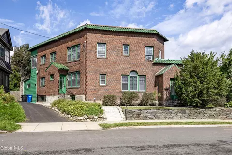 4 View Ave, Albany, NY 12209