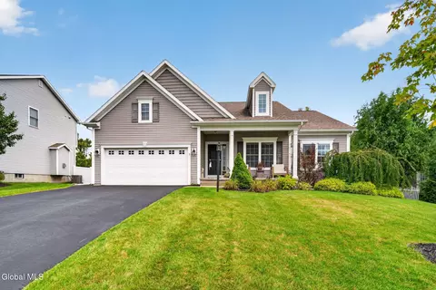 3 Sutton Dr, Cohoes, NY 12047