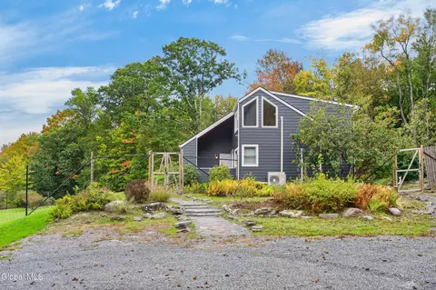 83 Presbyterian Hill Rd, Stephentown, NY 12168