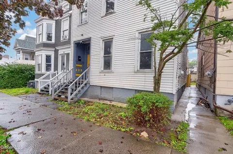 556 Washington Ave, Albany, NY 12203