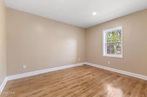 Bedroom - 1710 Eastern Pkwy, Schenectady, NY 12309 photo 4 of 12