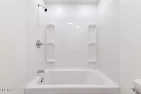 Bath - 1710 Eastern Pkwy, Schenectady, NY 12309 photo 5 of 11