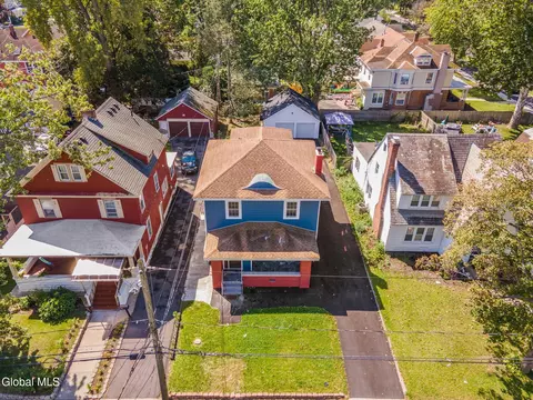 View/Area - 1710 Eastern Pkwy, Schenectady, NY 12309 photo 3 of 3