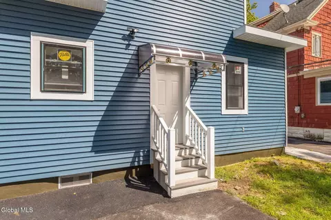 Exterior - 1710 Eastern Pkwy, Schenectady, NY 12309 photo 9 of 10