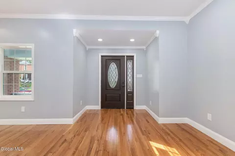 Entry Way - 1710 Eastern Pkwy, Schenectady, NY 12309 photo 1 of 1