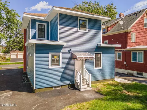 Exterior - 1710 Eastern Pkwy, Schenectady, NY 12309 photo 7 of 10
