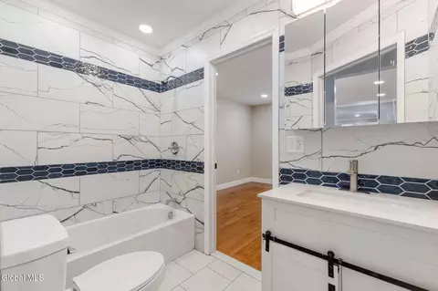 Bath - 1710 Eastern Pkwy, Schenectady, NY 12309 photo 3 of 11