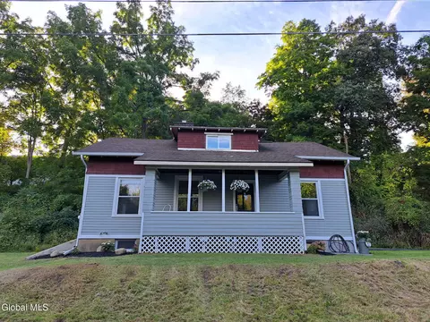 4 Washington Ave #4, Round Lake, NY 12151