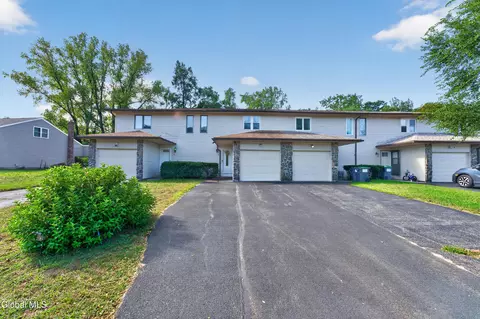 40 Velina Dr, Albany, NY 12203