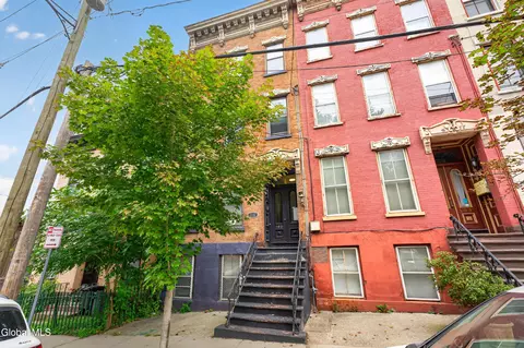 103 Ten Broeck St, Albany, NY 12210